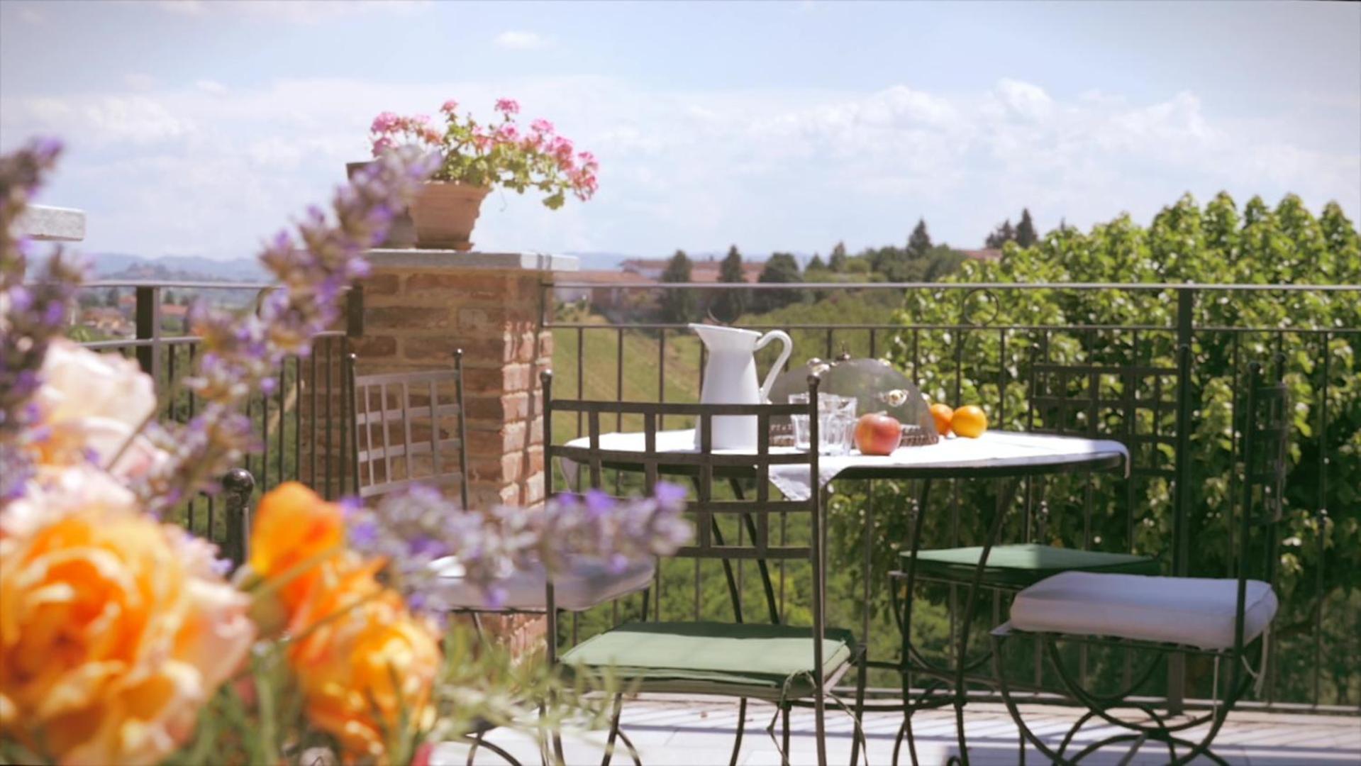 Alta Villa The Countryhouse Adults Only Boutique Bnb Vigliano d'Asti Exterior photo