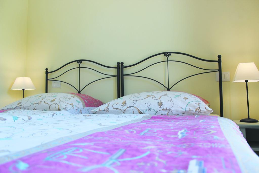 Alta Villa The Countryhouse Adults Only Boutique Bnb Vigliano d'Asti Room photo